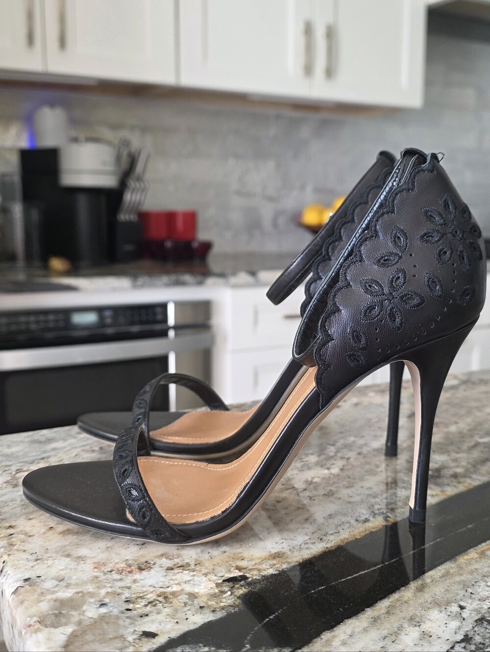 NEW Ralph Lauren Black Leather Strappy Heels Ankle Strap Size 8.5 Made In Italy
